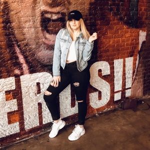 Meet your Posher, Johnna